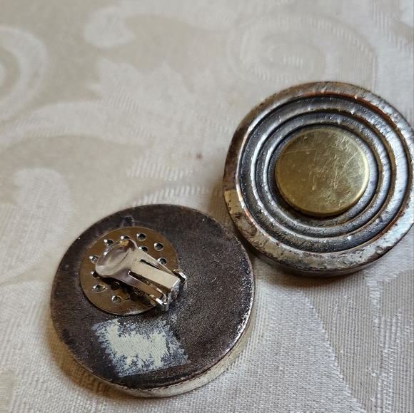 RARE 70s Vintage Silver-Tone Clip-On Earrings – Oversized Retro Circles - Picture 2 of 3